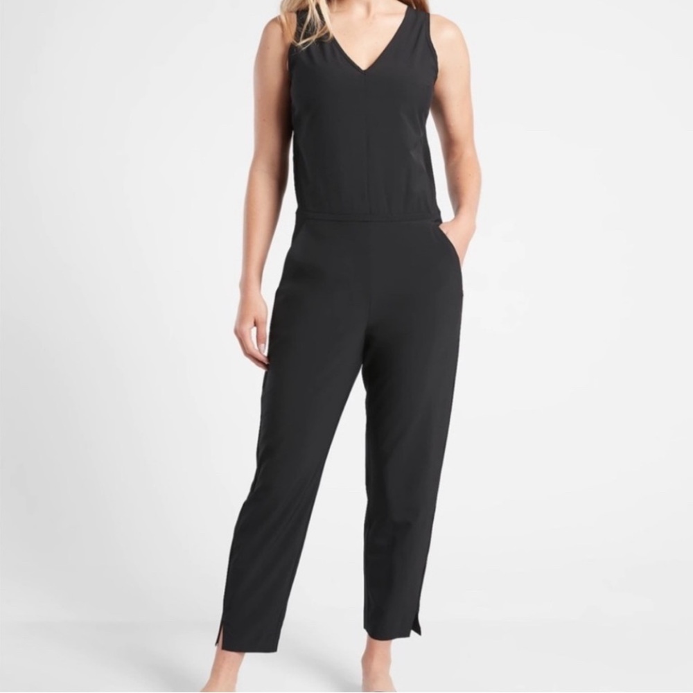 Athleta black sleeveless romper/jumpsuit in size 16